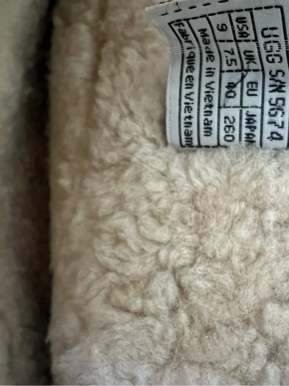UGG Australia Elijo Chestnut/Tan Suede Shearling Winter Boots